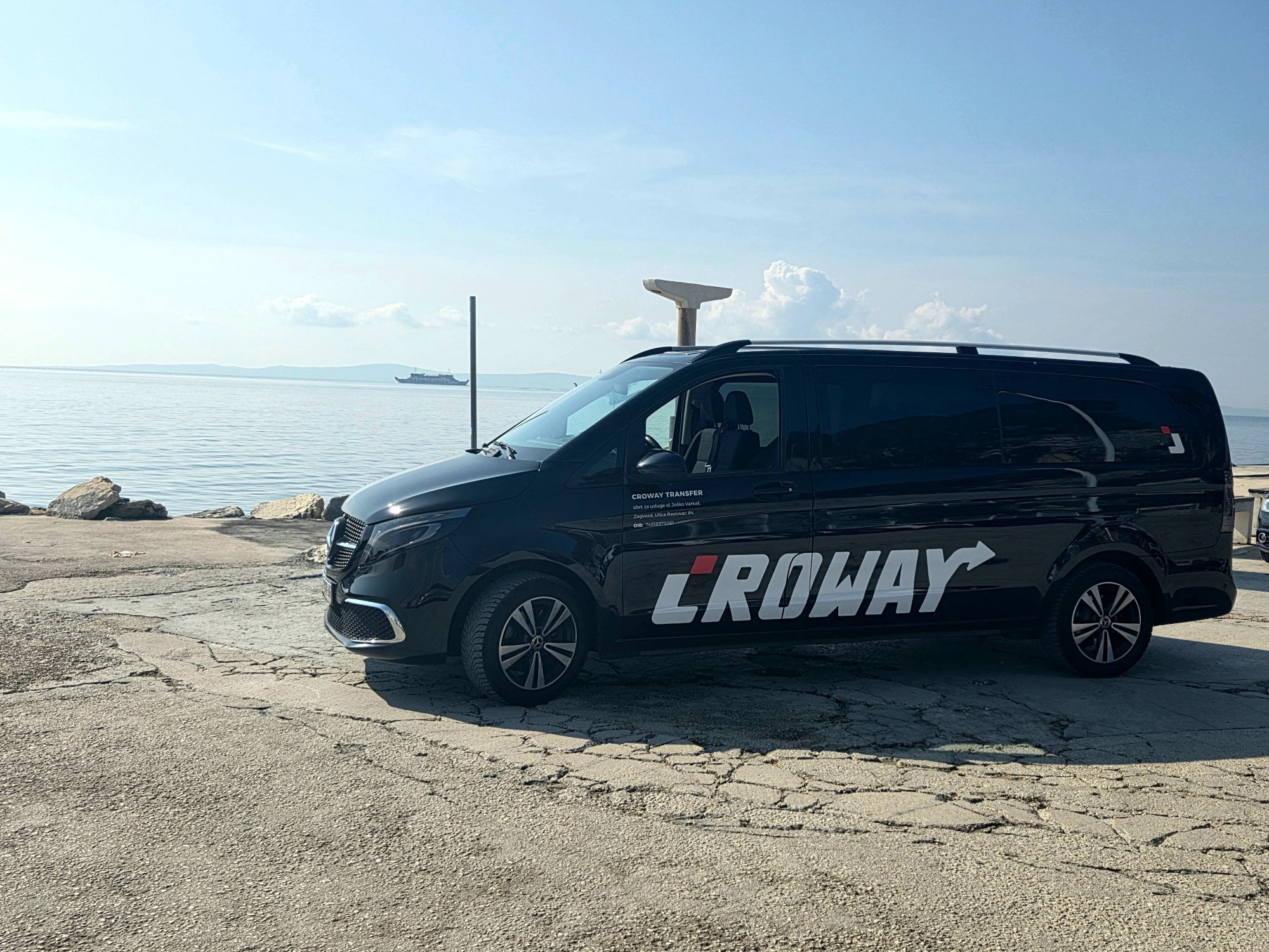 Croway Transfer Mercedes V-Class along the Croatian Adriatic coast